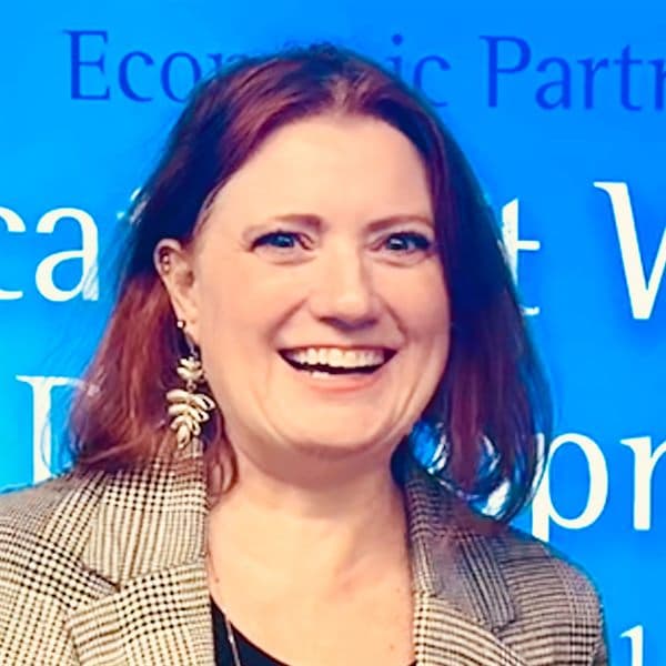 Jennifer Warren